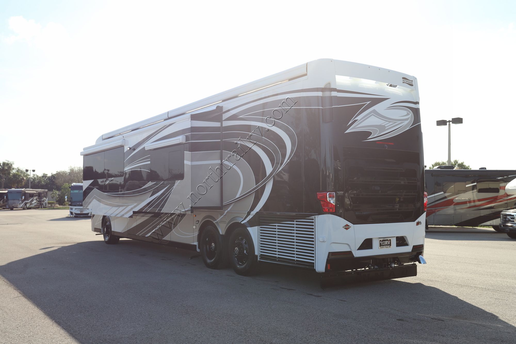 New 2025 Newmar Essex 4551 Class A  For Sale