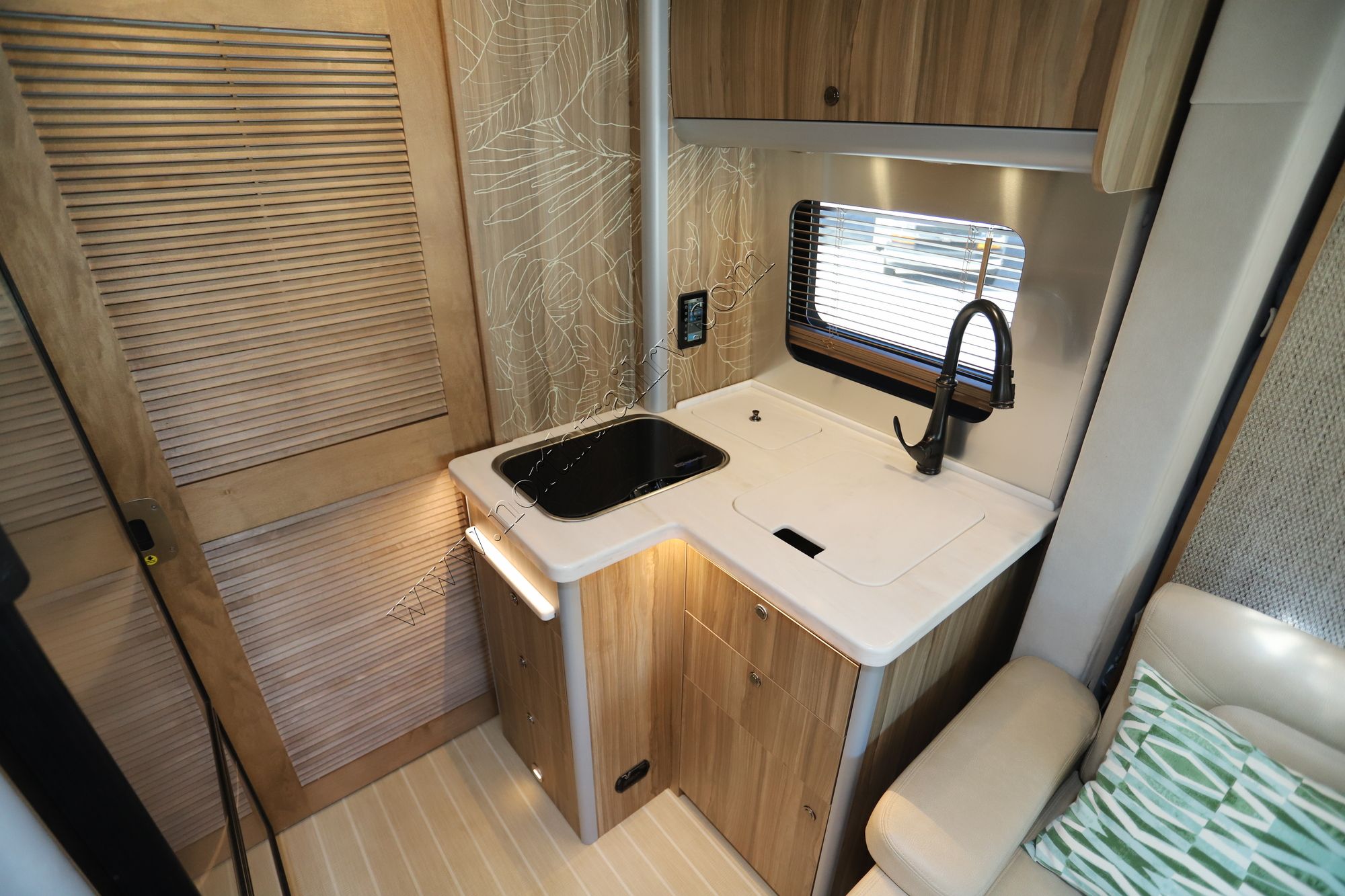 2022 Airstream Atlas Tommy Bahama Class C Used  For Sale