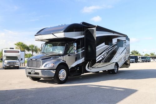 2024 Jayco Seneca 37K