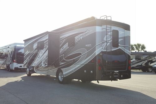 2024 Jayco Seneca Prestige 37K