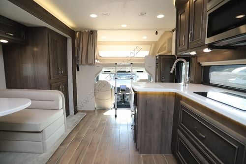 2024 Jayco Seneca Prestige 37K