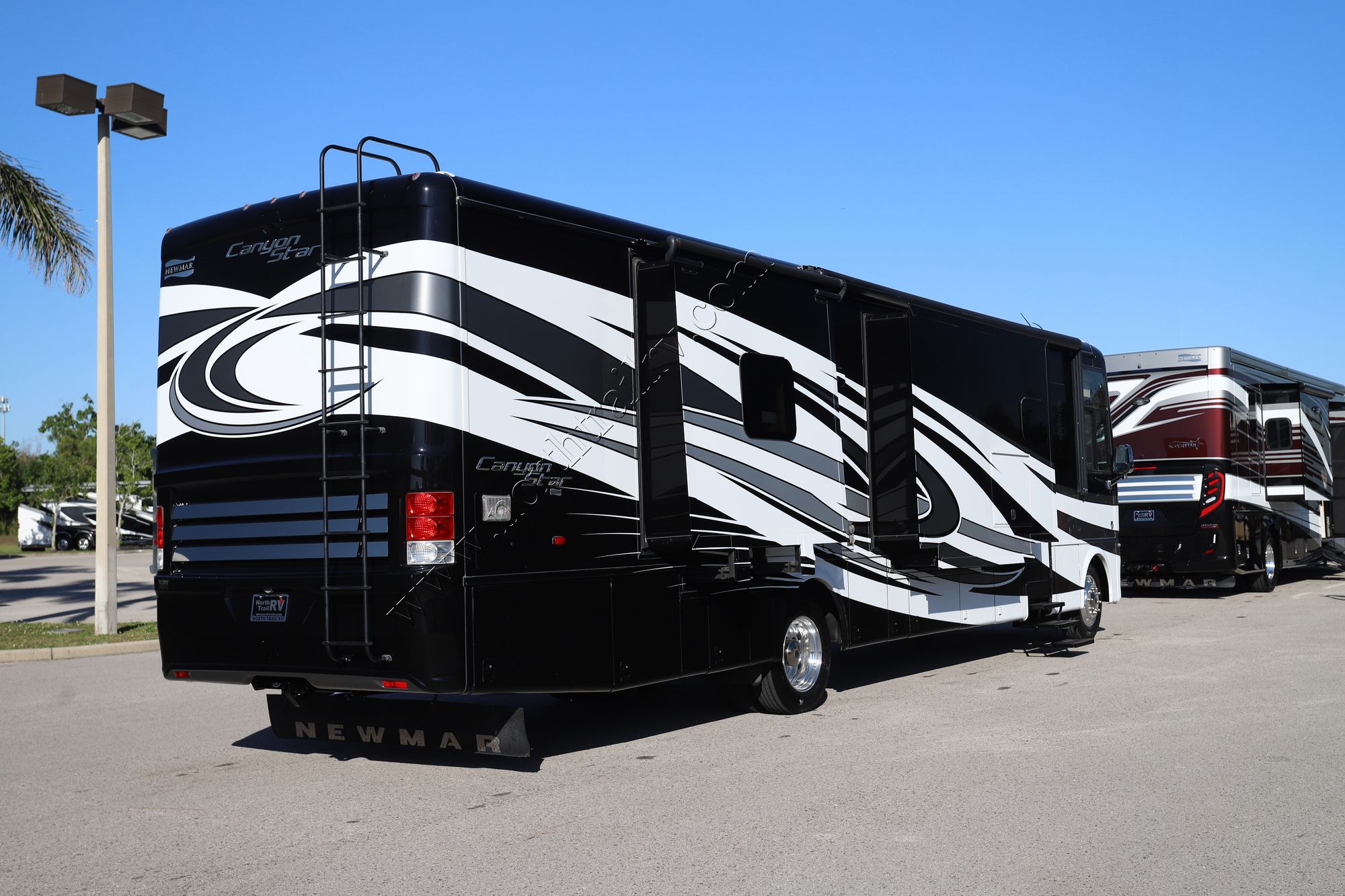 Used 2017 Newmar Canyon Star 3953 Class A  For Sale