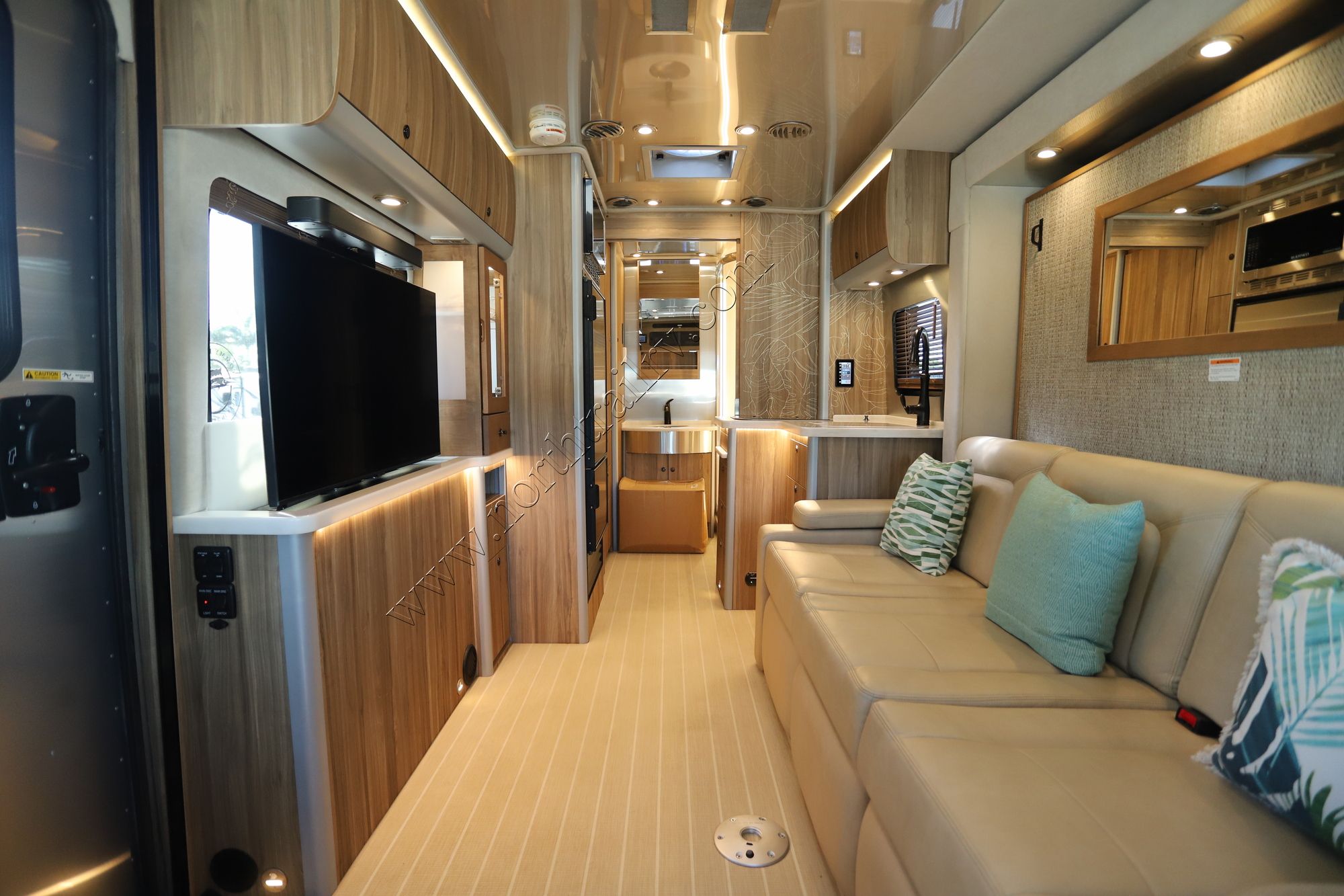 2022 Airstream Atlas Tommy Bahama Class C Used  For Sale