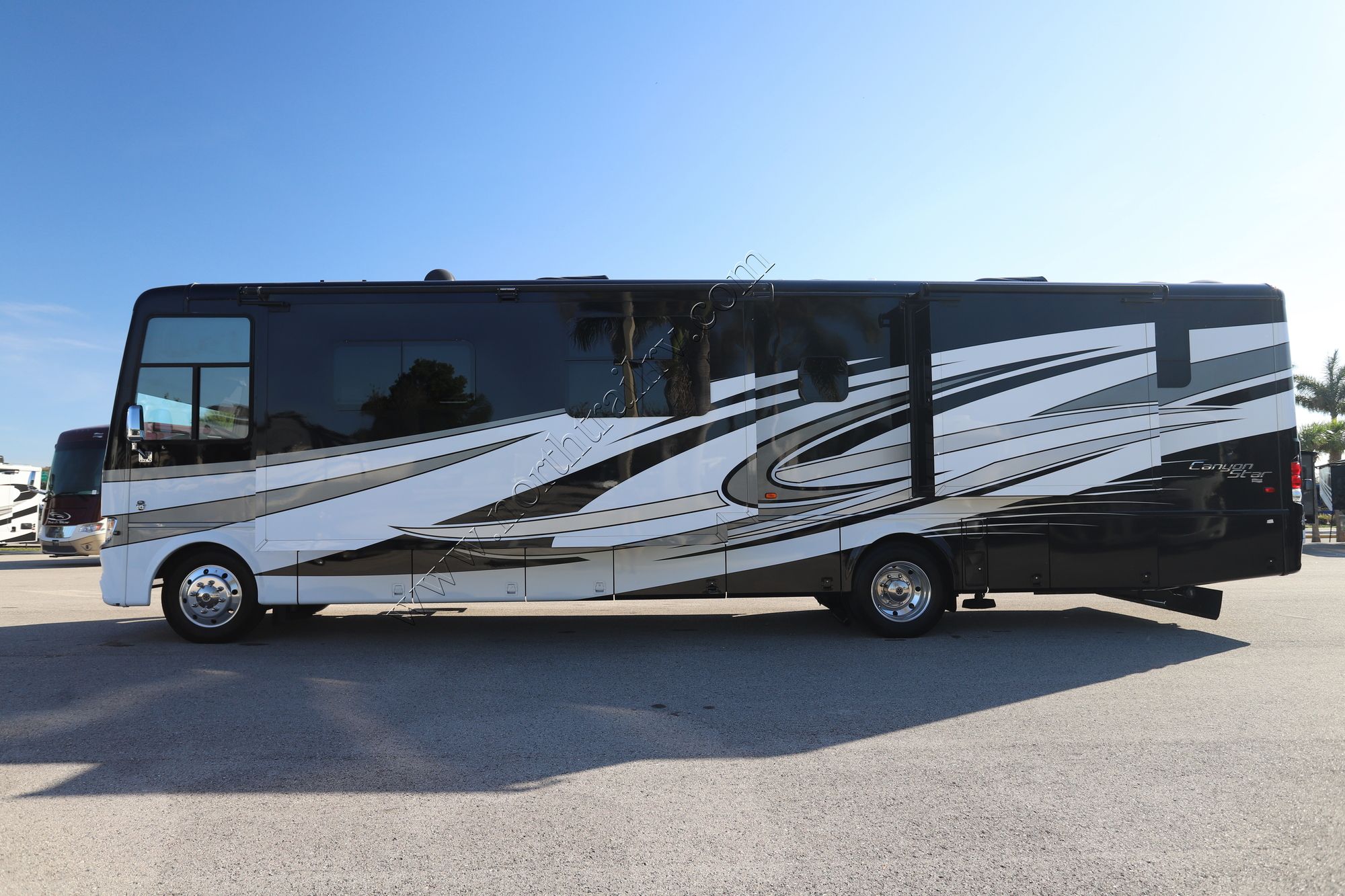 Used 2017 Newmar Canyon Star 3953 Class A  For Sale