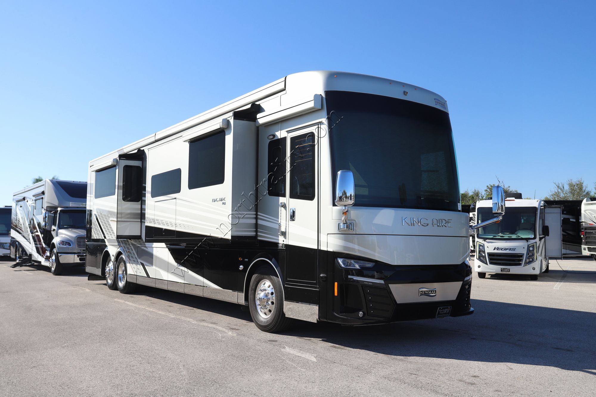 Used 2022 Newmar King Aire 4531 Class A  For Sale