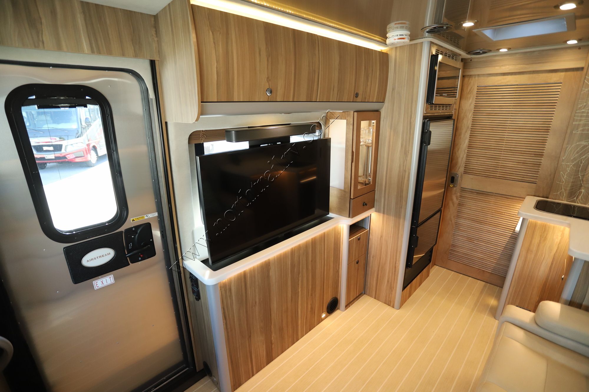 2022 Airstream Atlas Tommy Bahama Class C Used  For Sale