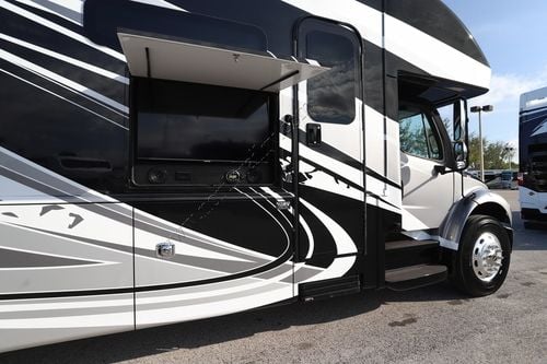 2024 Jayco Seneca Prestige 37K Super C