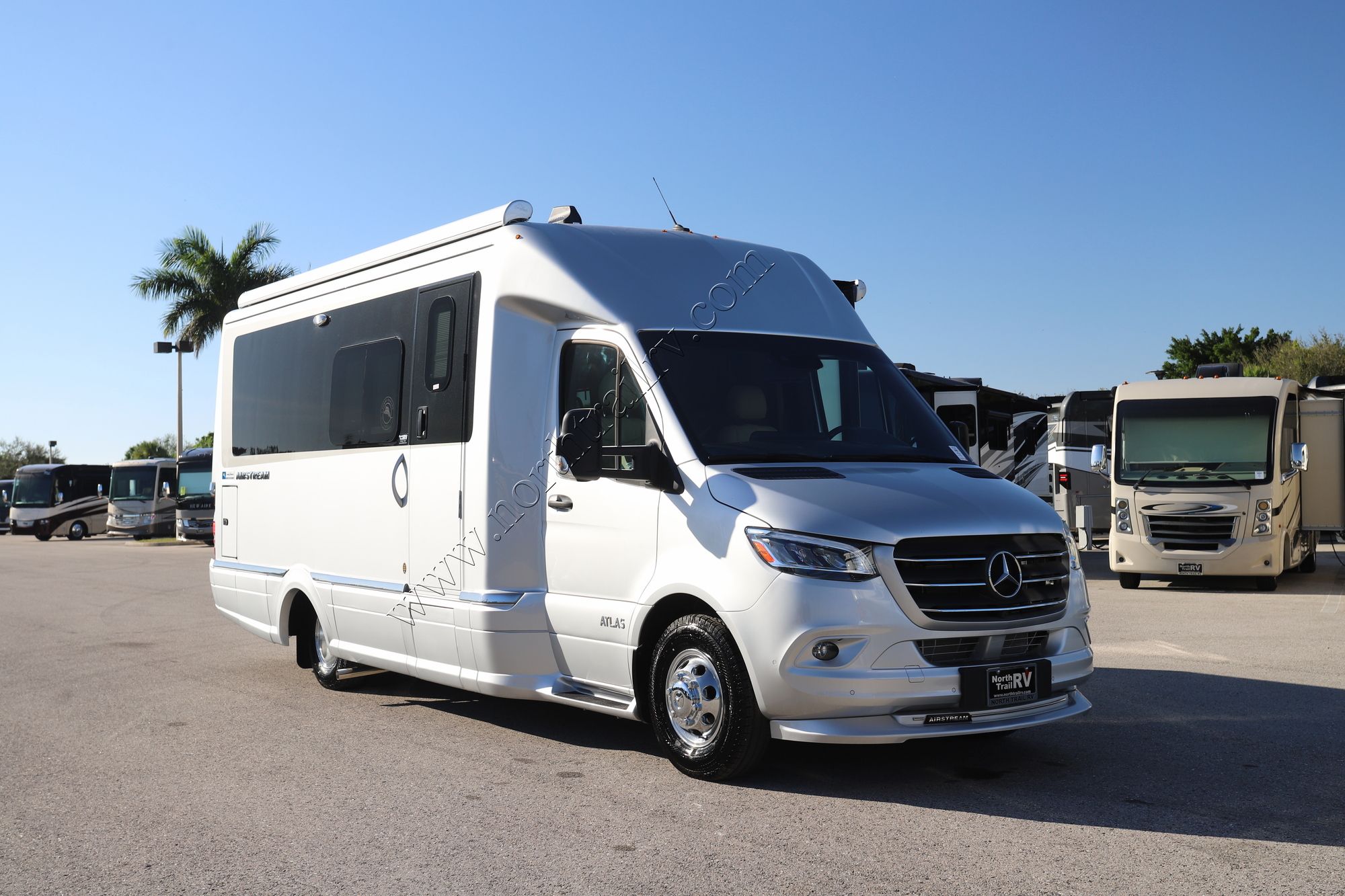 2025 Airstream Atlas Tommy Bahama Class C New  For Sale