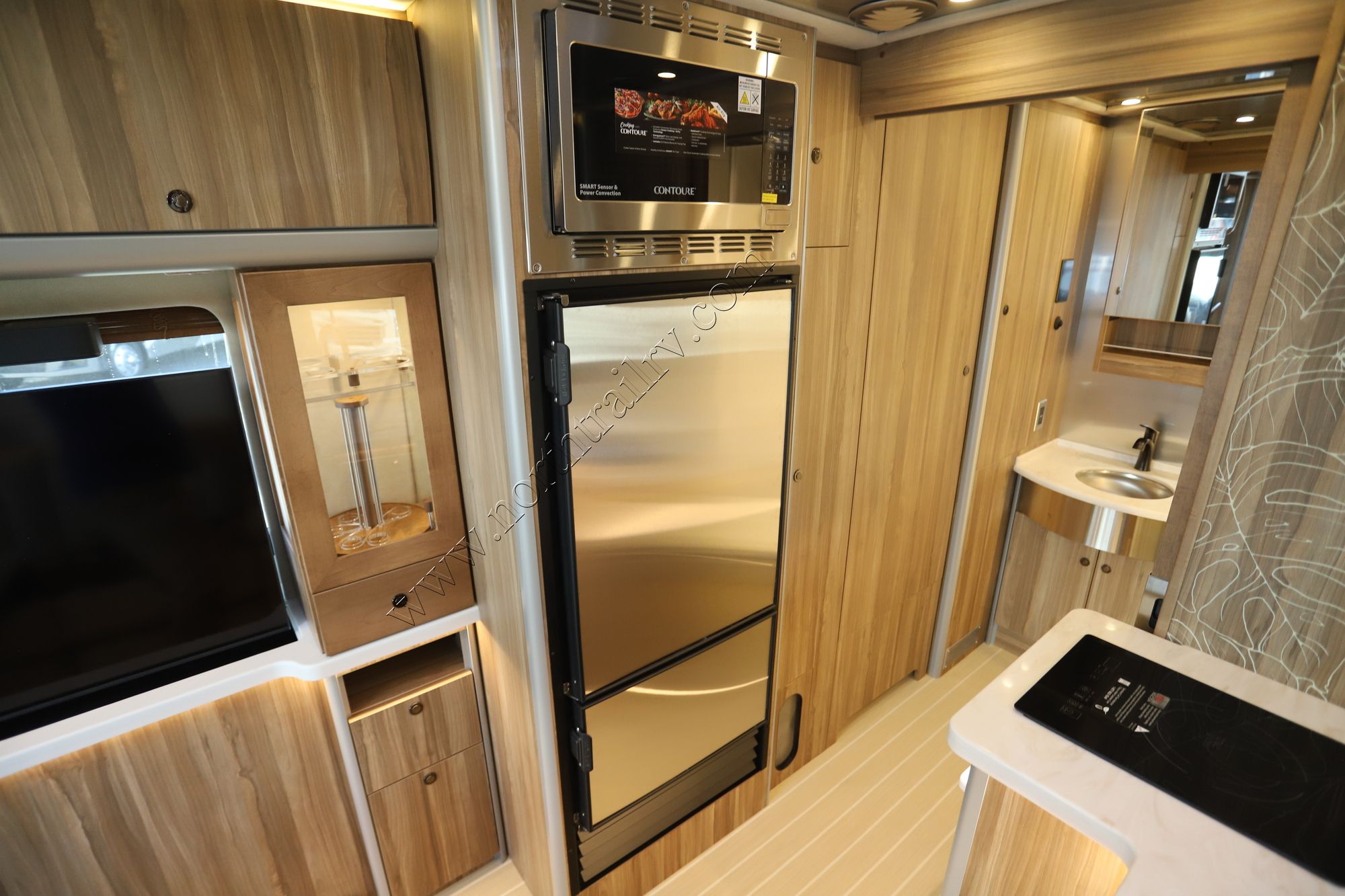 2025 Airstream Atlas Tommy Bahama Class C New  For Sale