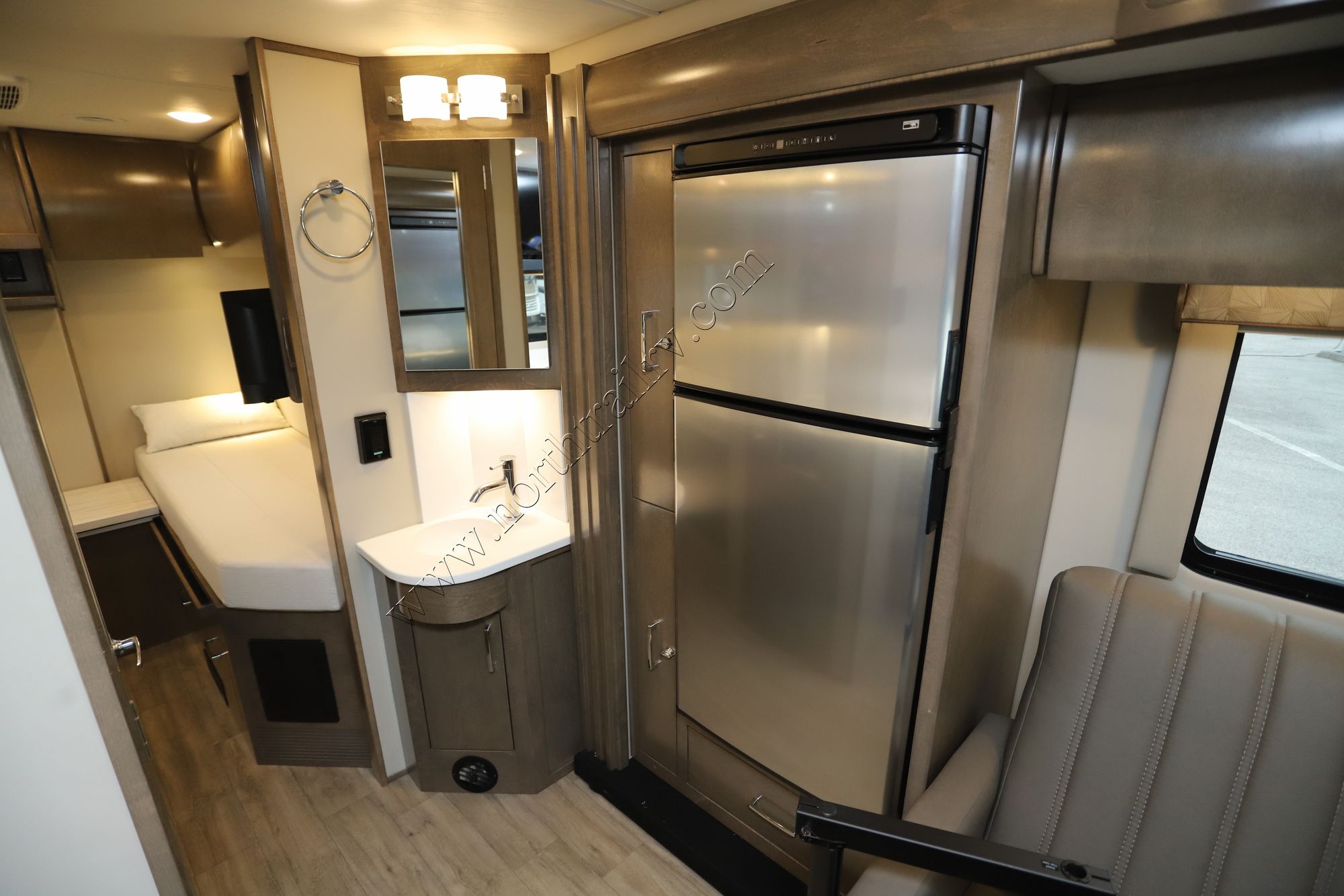 New 2025 Renegade Rv Vienna 25TBN Class C  For Sale