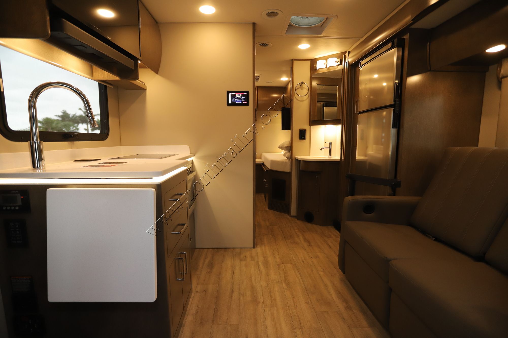 New 2025 Renegade Rv Vienna 25TBN Class C  For Sale