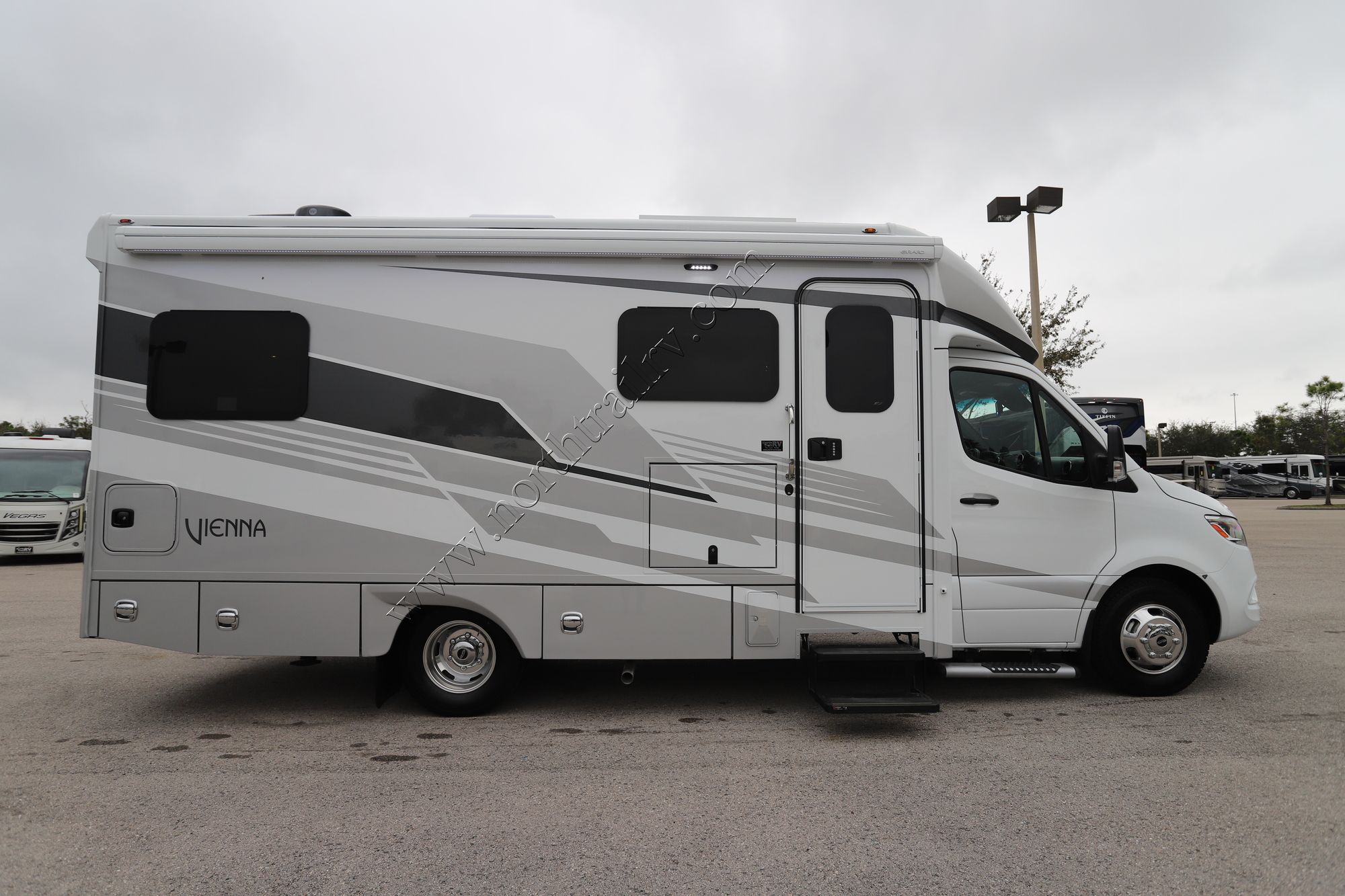 New 2025 Renegade Rv Vienna 25TBN Class C  For Sale