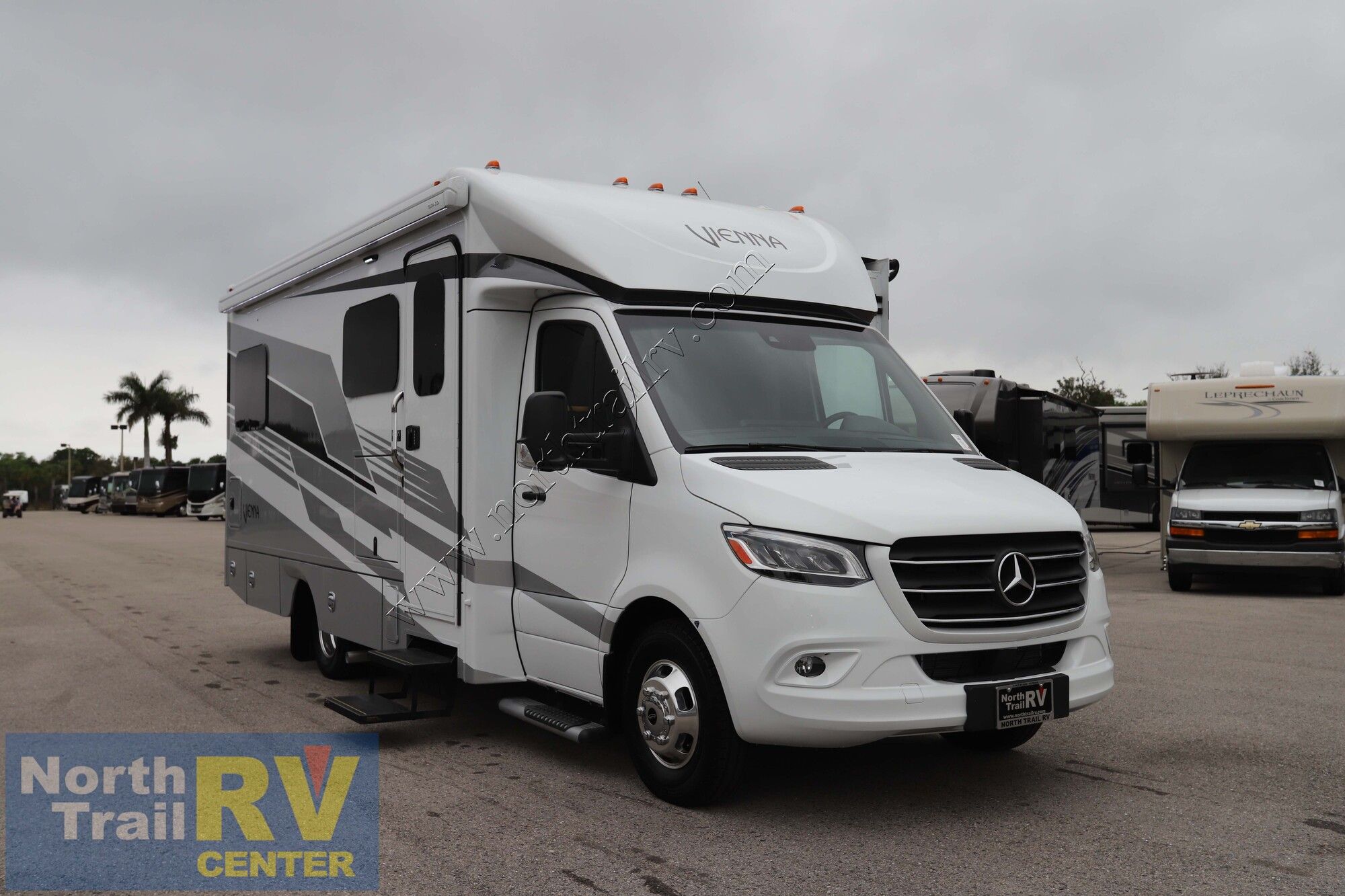 New 2025 Renegade Rv Vienna 25TBN Class C  For Sale