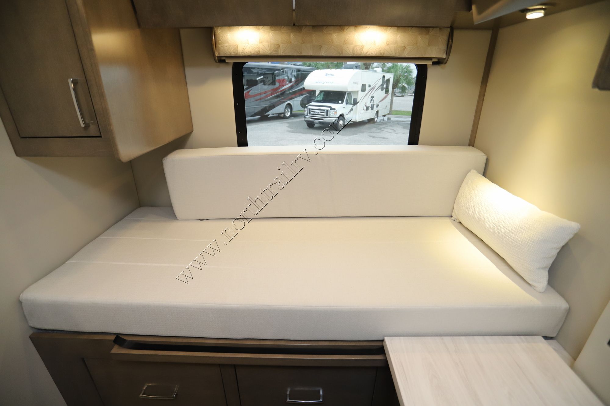 New 2025 Renegade Rv Vienna 25TBN Class C  For Sale