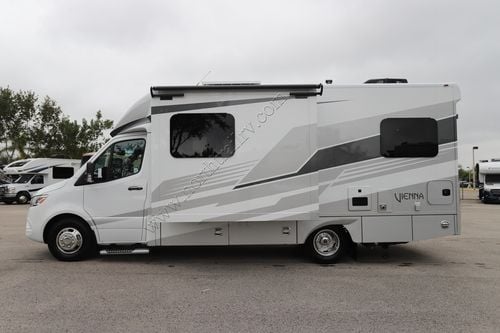 2025 Renegade Rv Vienna 25TBN