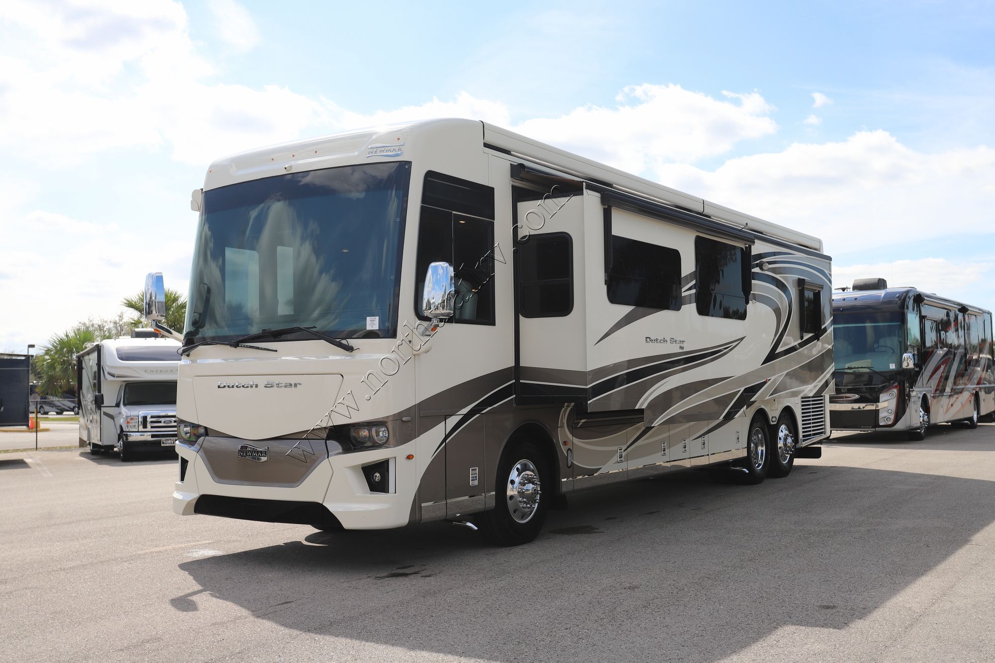 Used 2022 Newmar Dutch Star 4081 Class A  For Sale