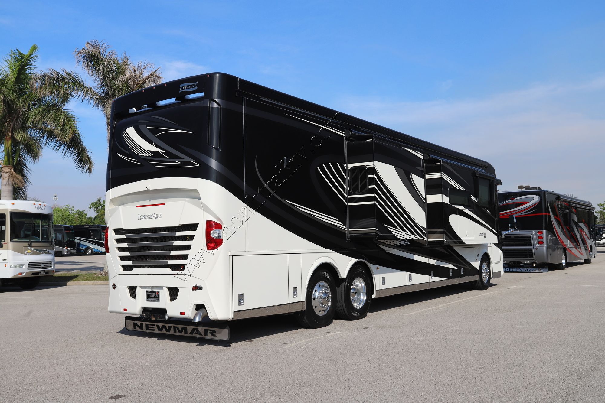 Used 2020 Newmar London Aire 4543 Class A  For Sale