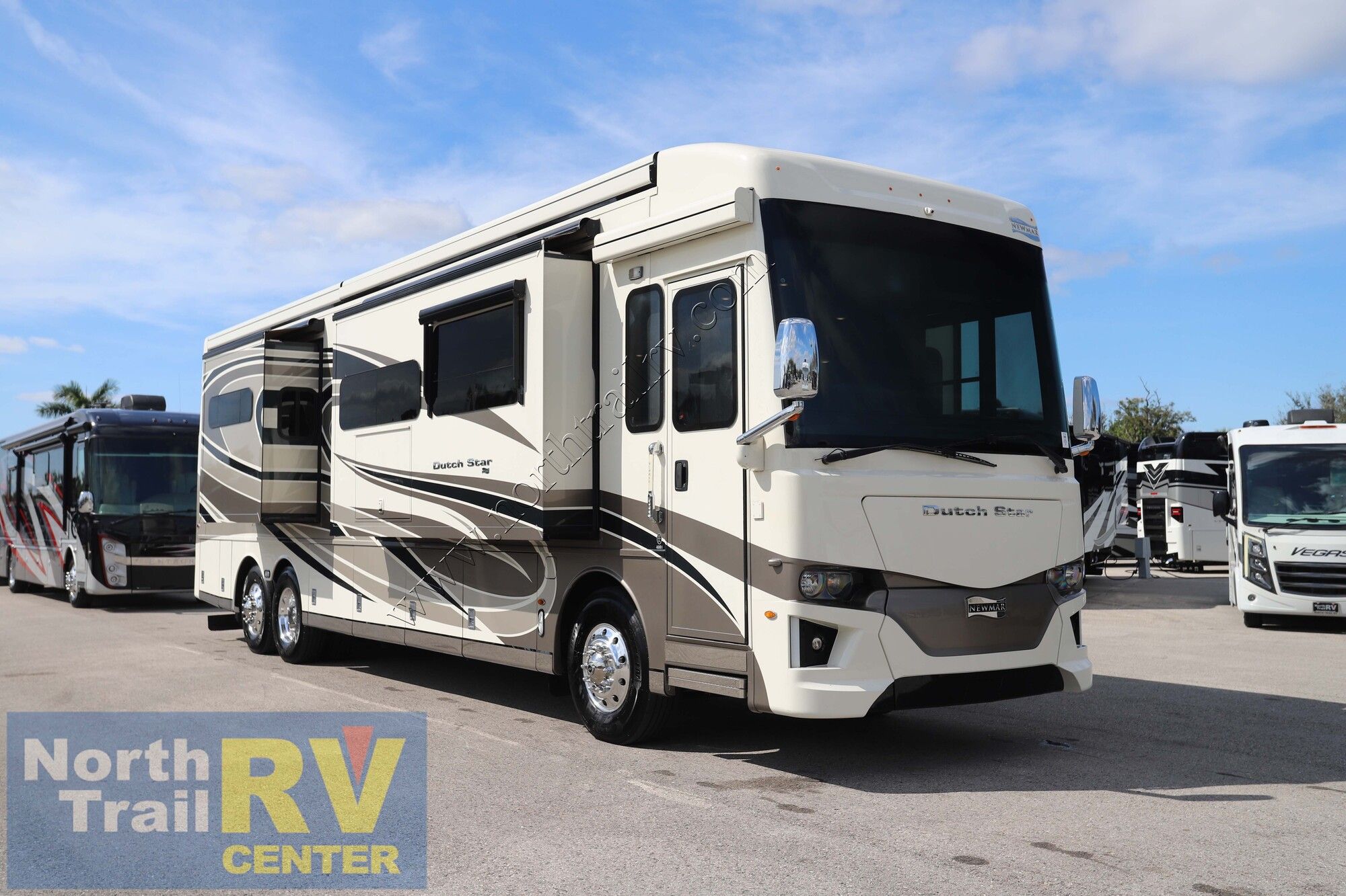 Used 2022 Newmar Dutch Star 4081 Class A  For Sale