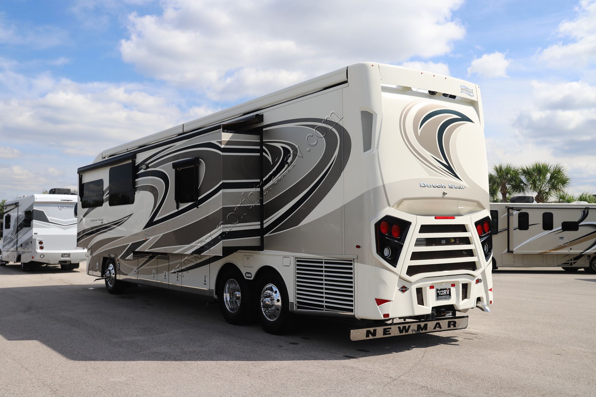 Used 2022 Newmar Dutch Star 4081 Class A  For Sale