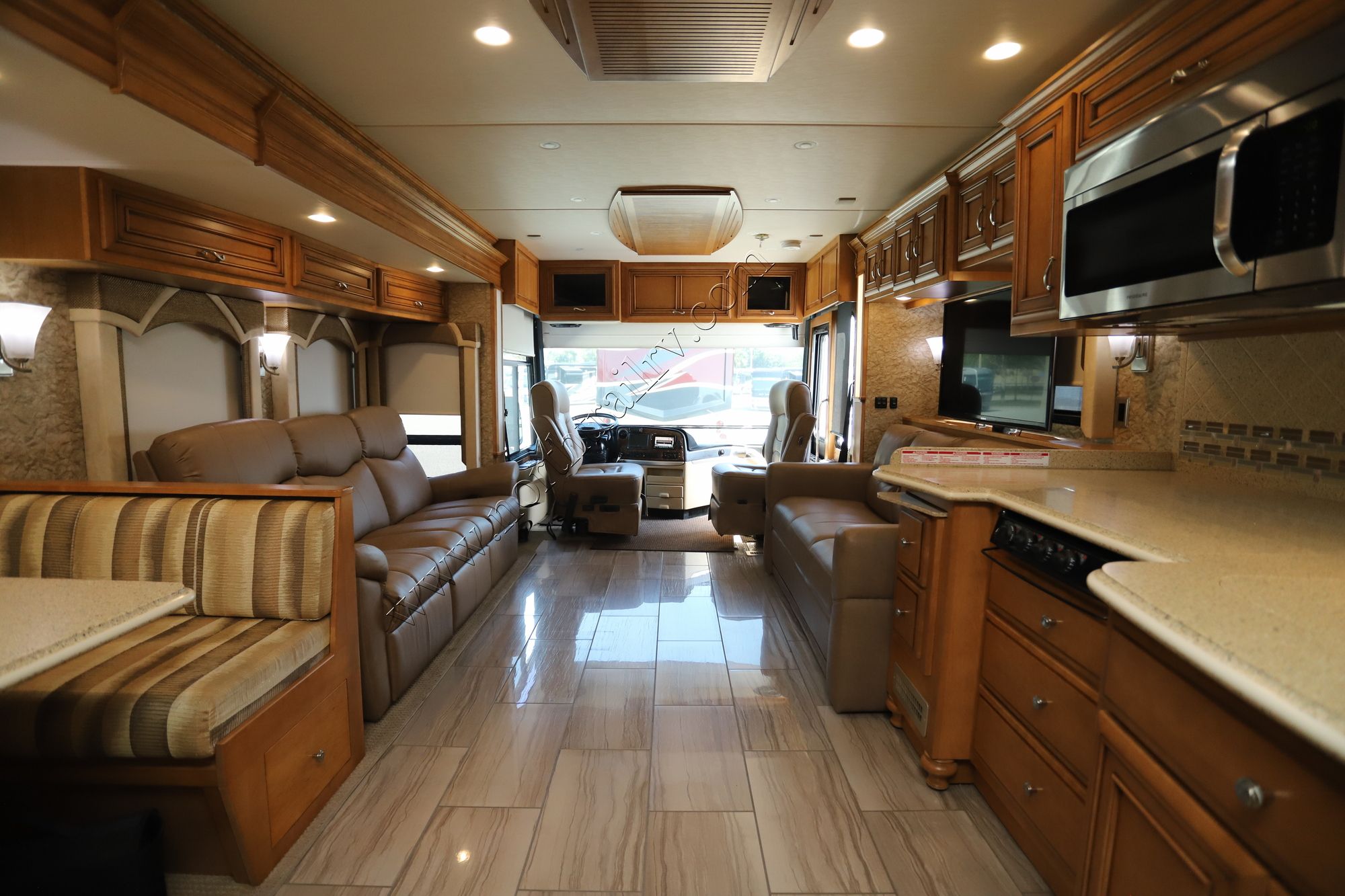 Used 2014 Newmar Ventana 4037 Class A  For Sale