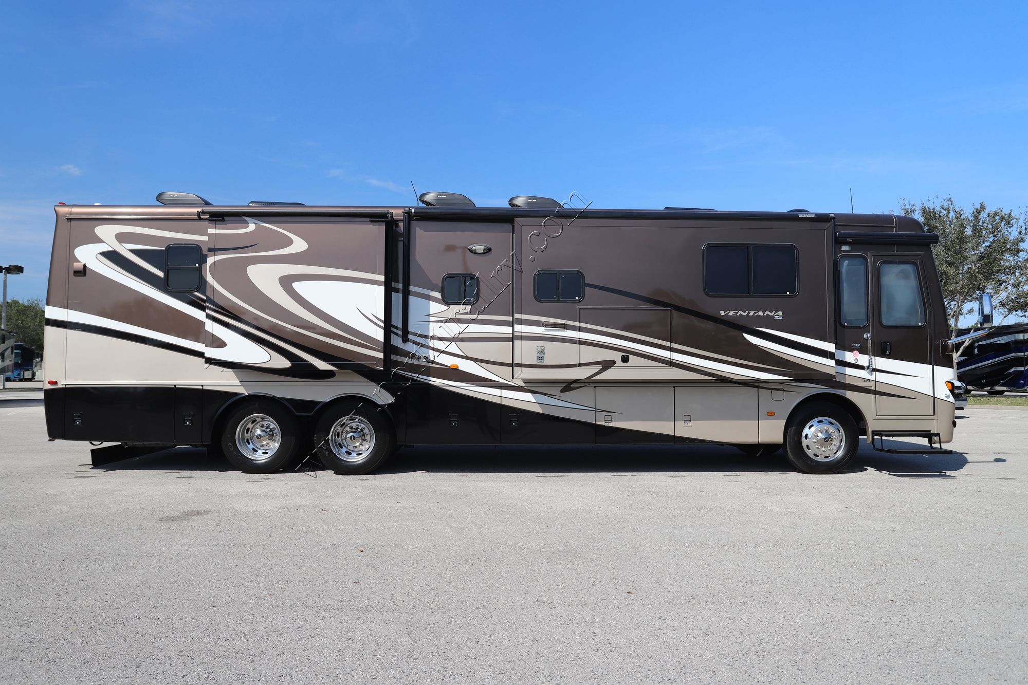 Used 2014 Newmar Ventana 4037 Class A  For Sale