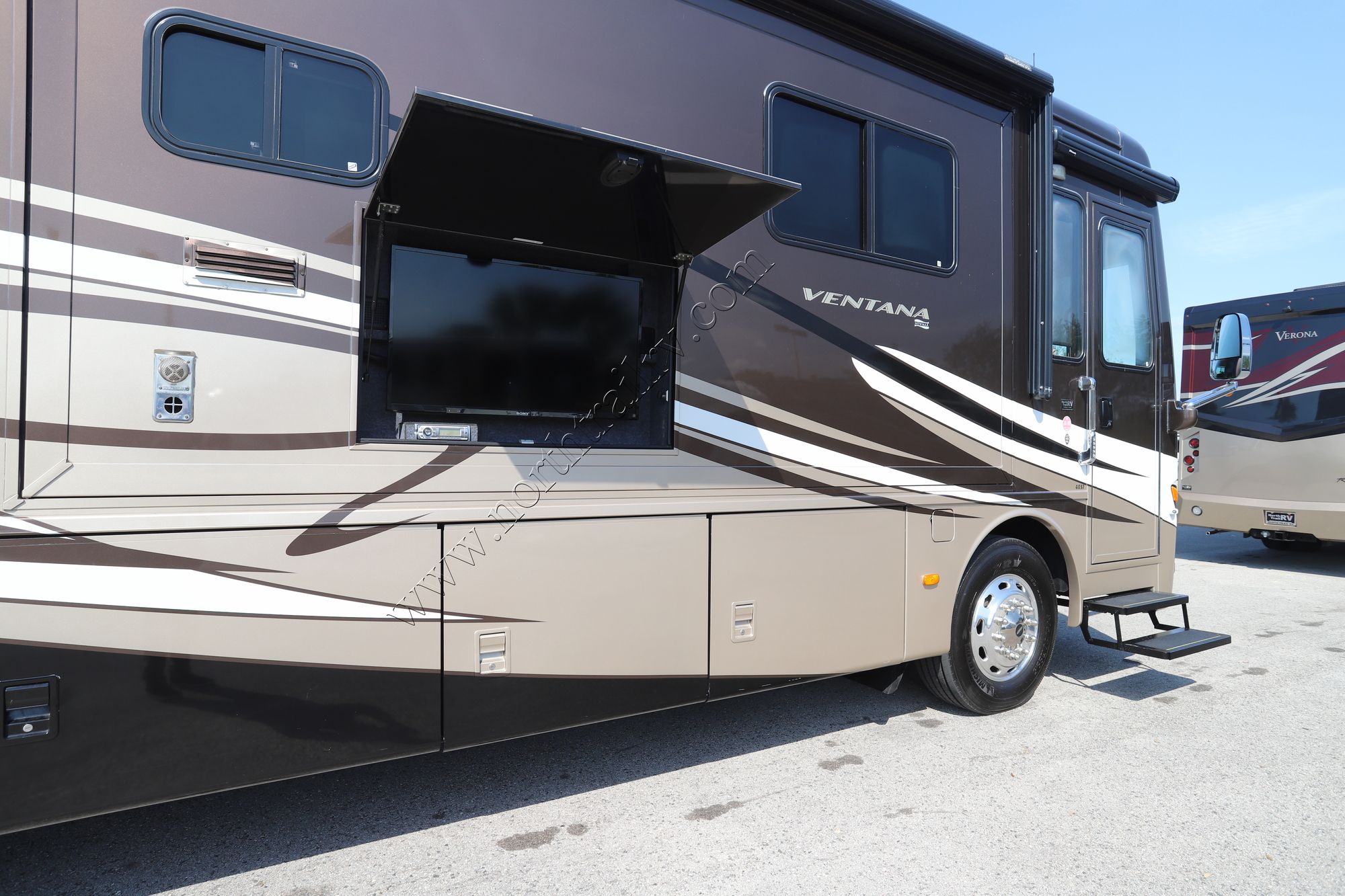 Used 2014 Newmar Ventana 4037 Class A  For Sale