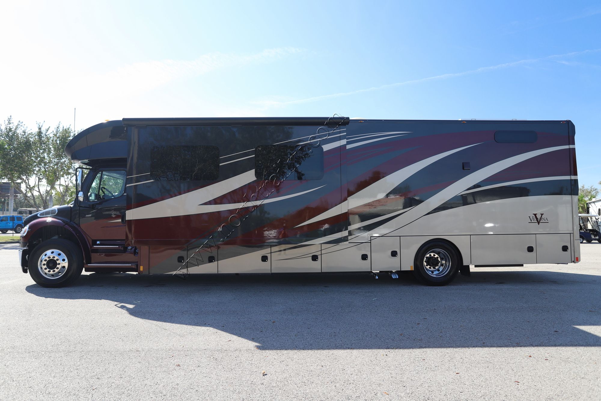 Used 2021 Renegade Rv Verona 40VBH Super C  For Sale