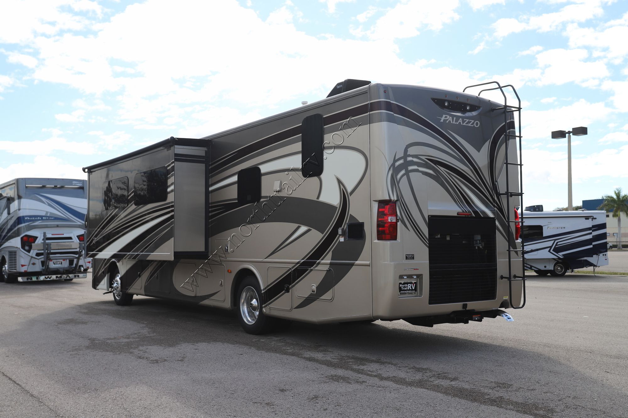 Used 2017 Thor Palazzo 36.3 Class A  For Sale