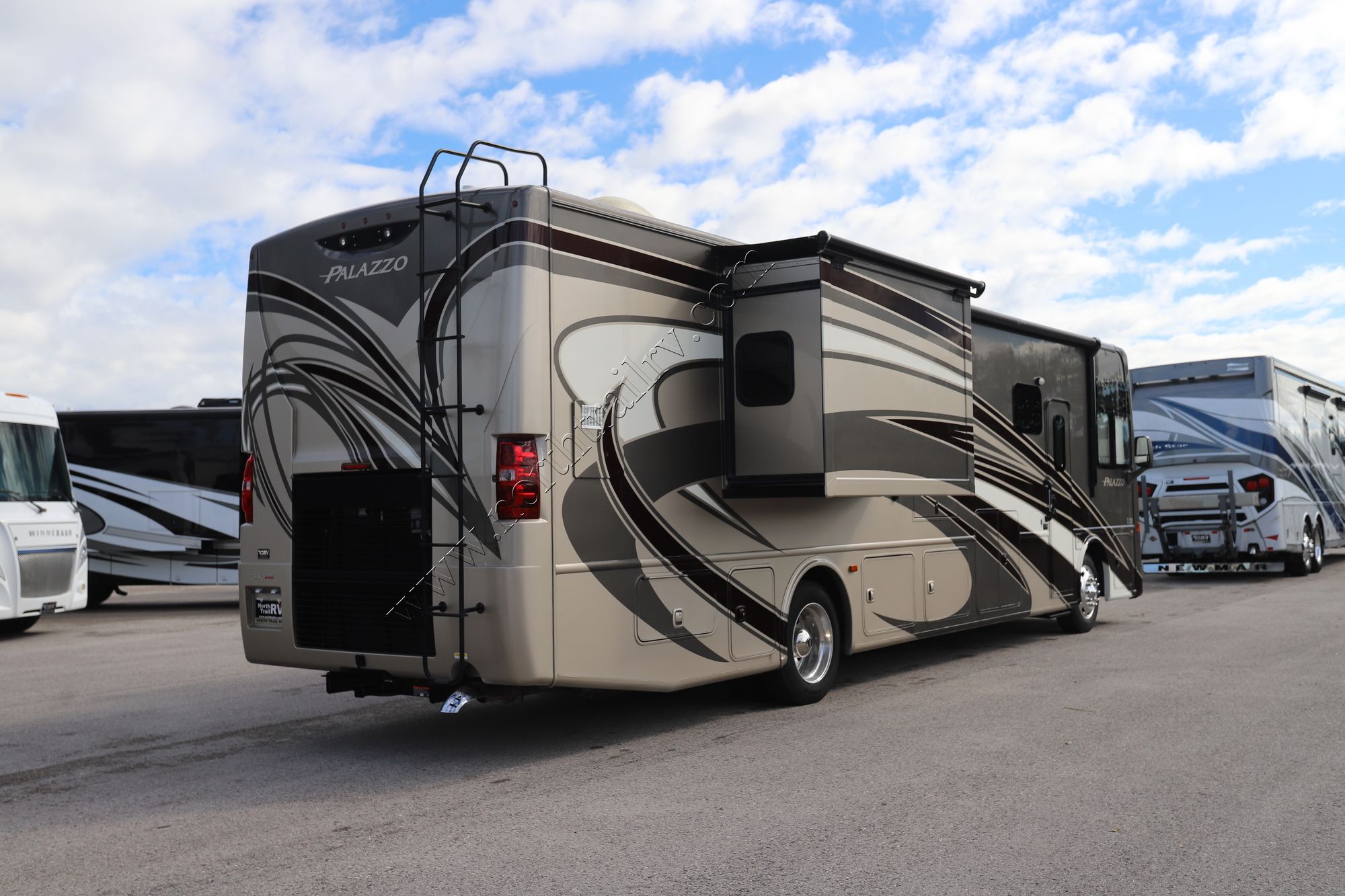 Used 2017 Thor Palazzo 36.3 Class A  For Sale