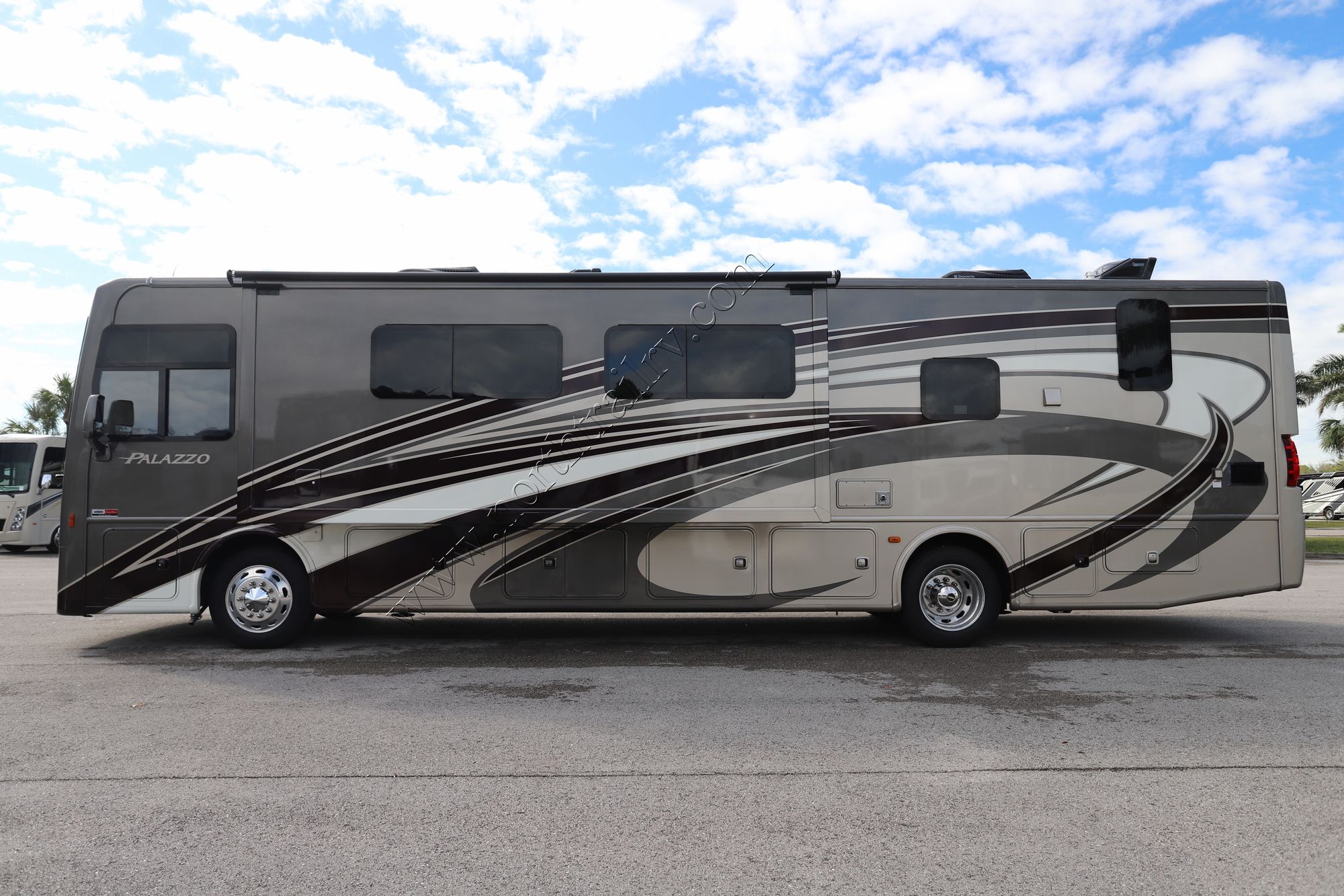 Used 2017 Thor Palazzo 36.3 Class A  For Sale