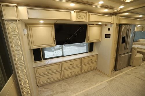 2024 Newmar Essex 4551