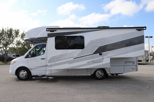 2025 Renegade Rv Vienna 25FWC