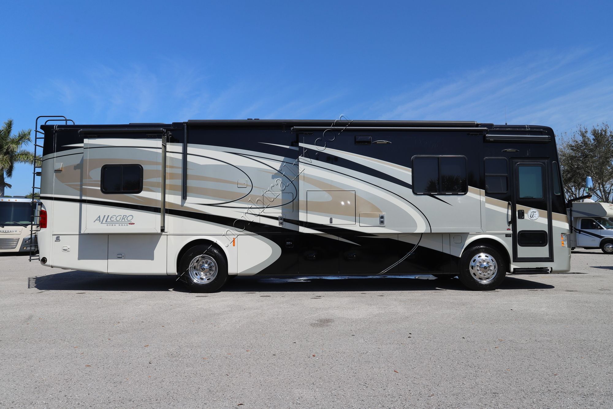 Used 2015 Tiffin Motor Homes Allegro Red 36QSA Class A  For Sale