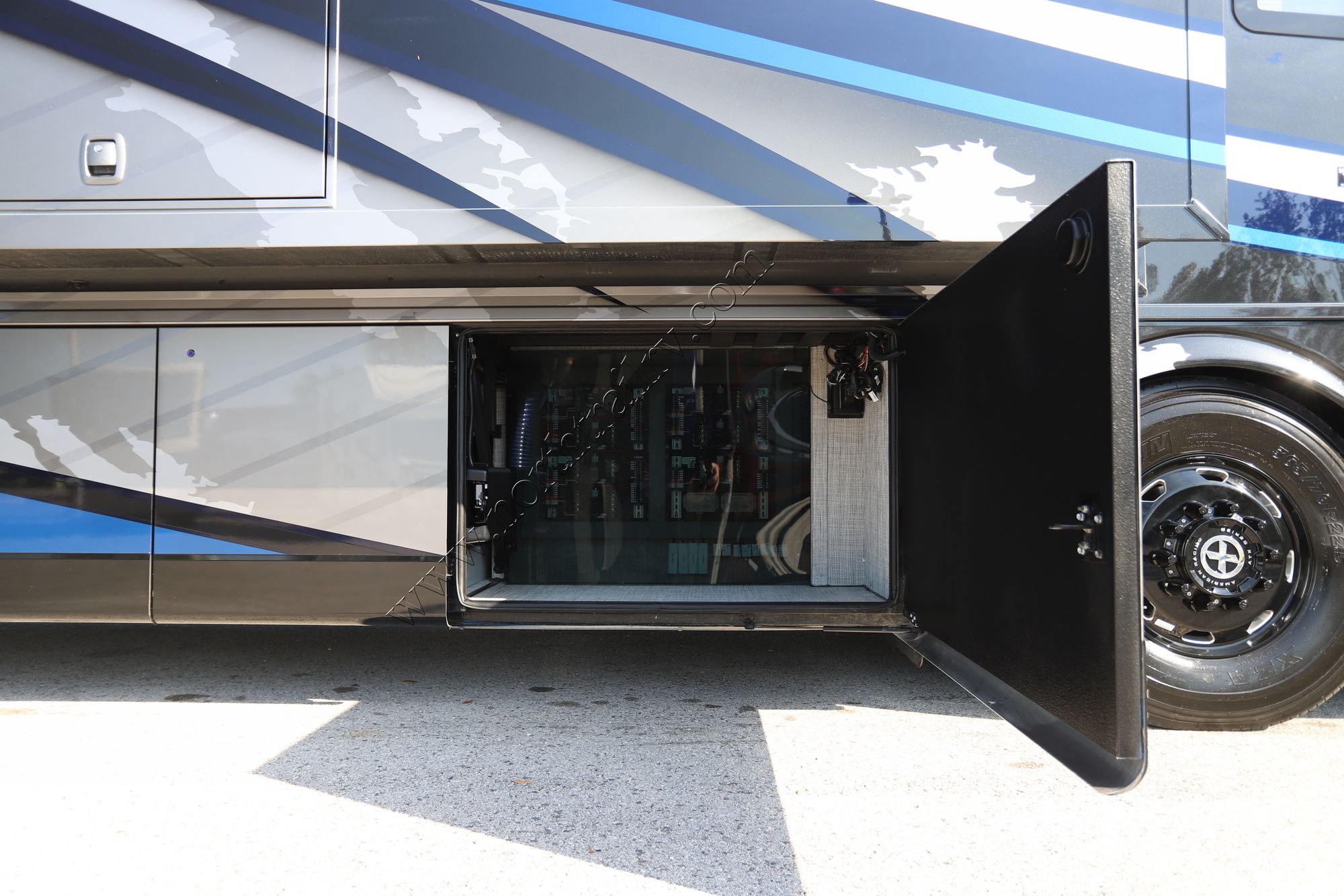 New 2025 Newmar King Aire 4596 Class A  For Sale
