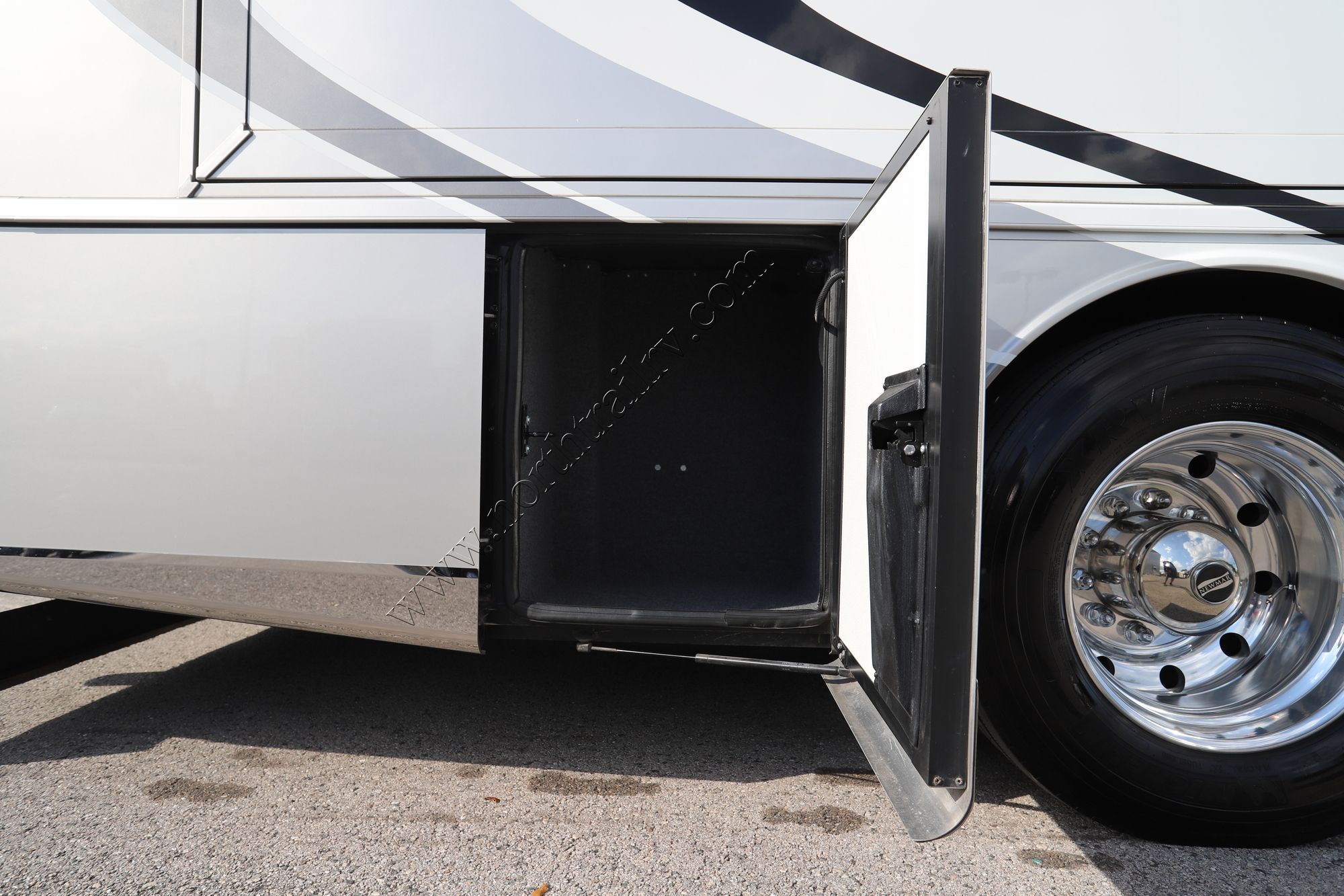 Used 2022 Newmar New Aire 3543 Class A  For Sale