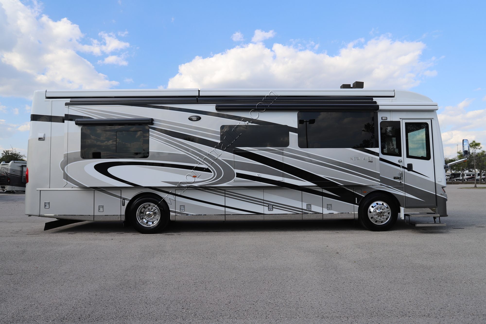Used 2022 Newmar New Aire 3543 Class A  For Sale