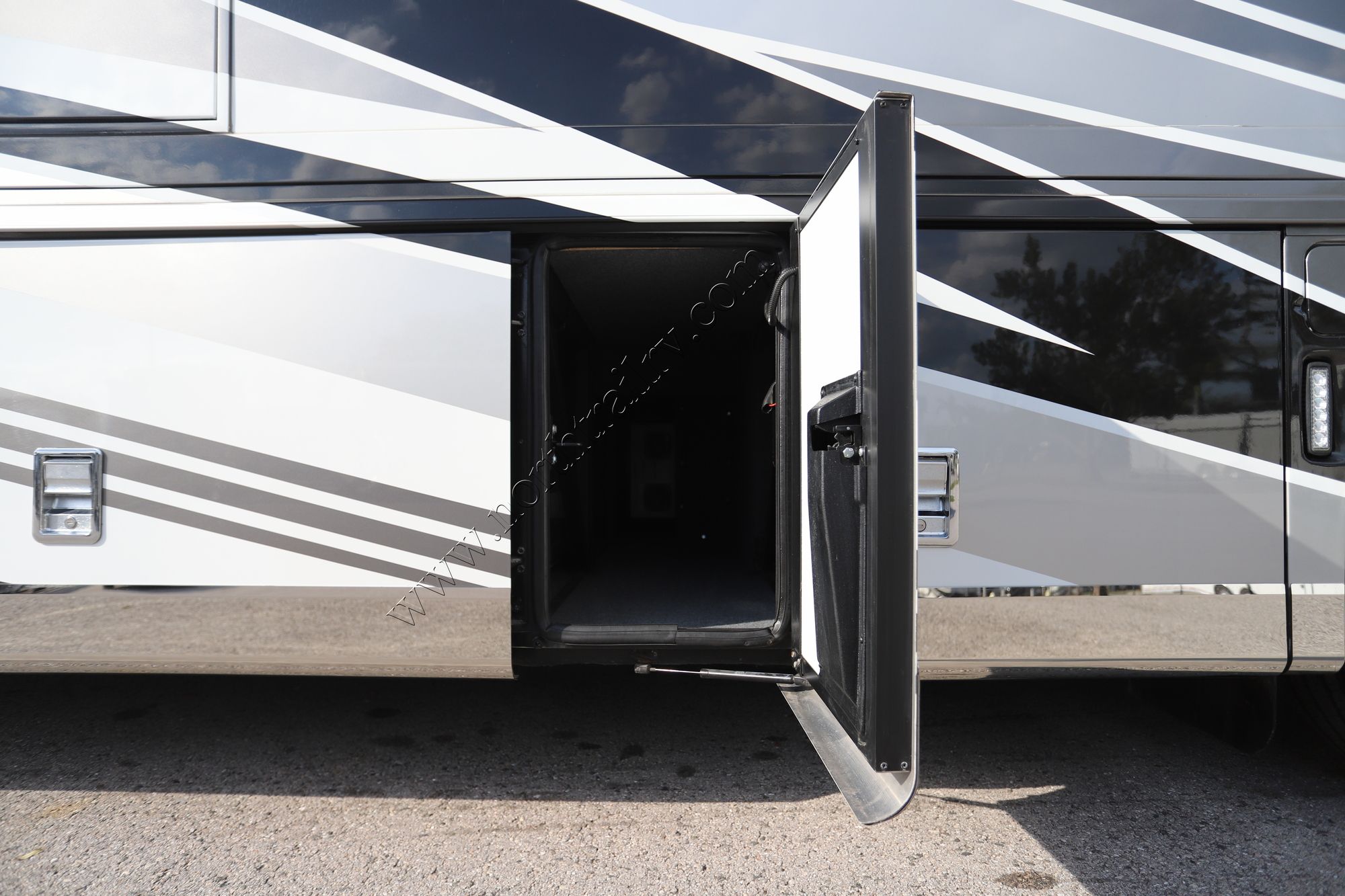 Used 2022 Newmar New Aire 3543 Class A  For Sale