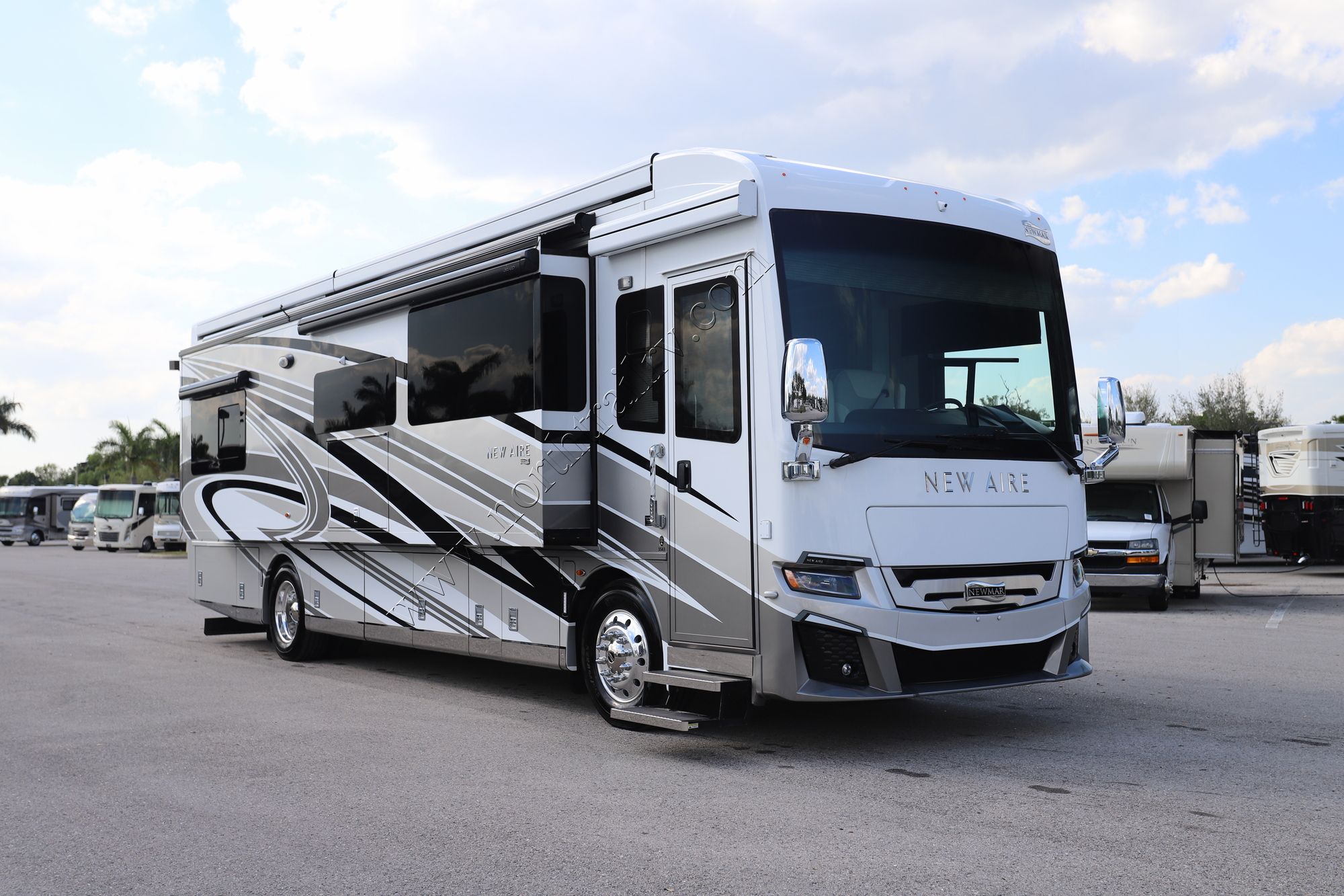 Used 2022 Newmar New Aire 3543 Class A  For Sale