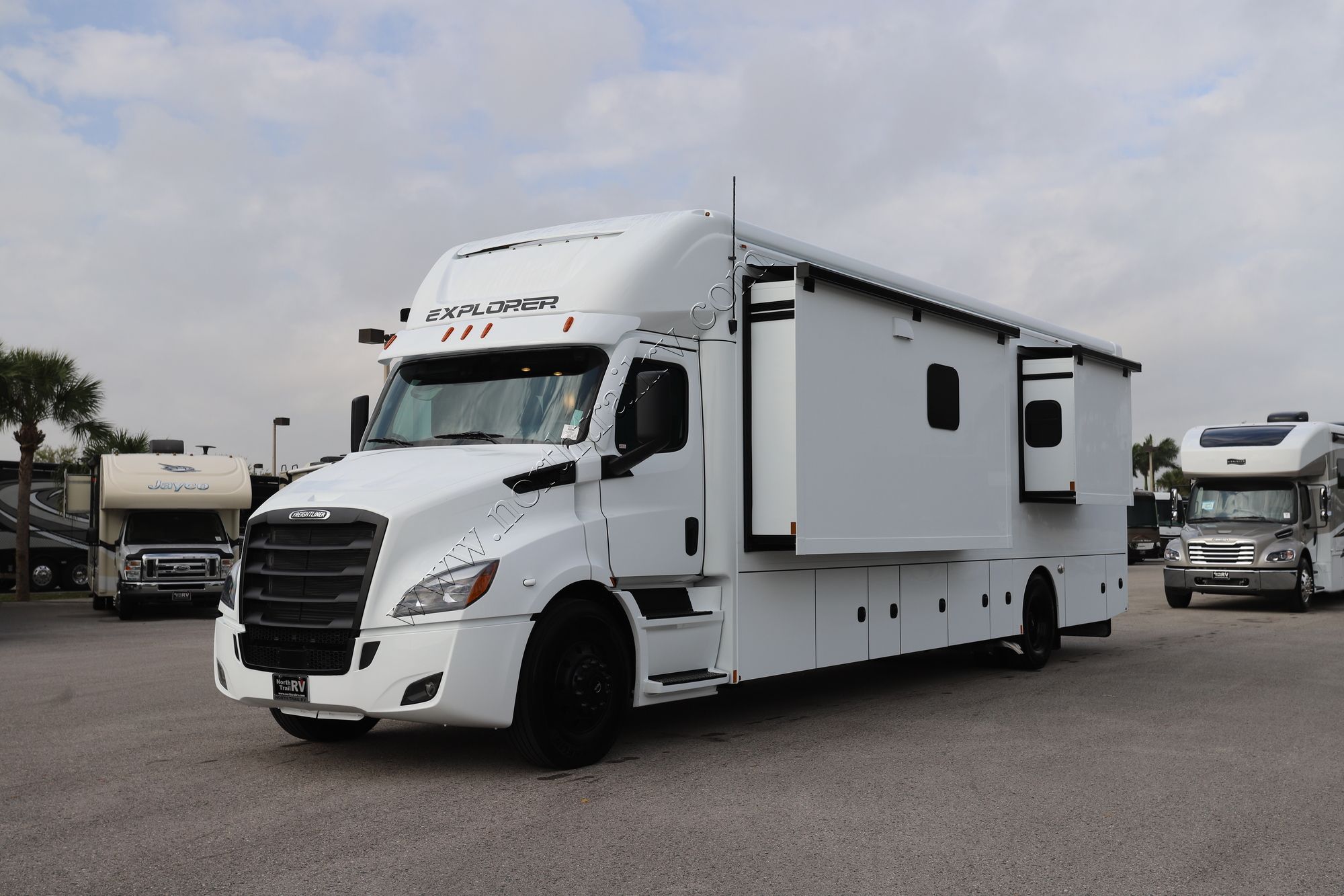 New 2025 Renegade Rv Explorer 40ERB Super C  For Sale