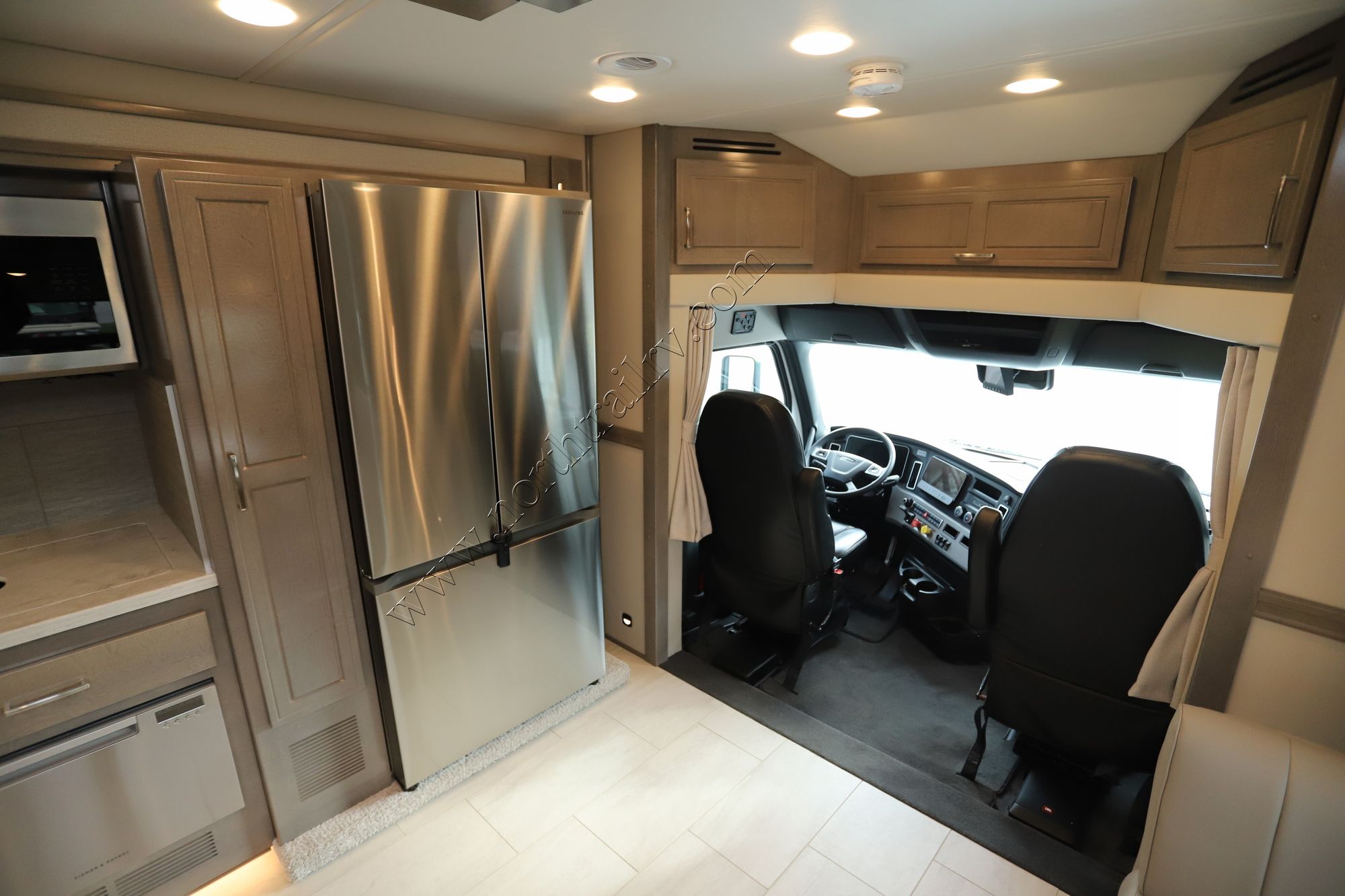 New 2025 Renegade Rv Explorer 40ERB Super C  For Sale