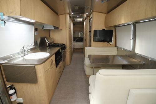 2017 Airstream Flying Cloud 30