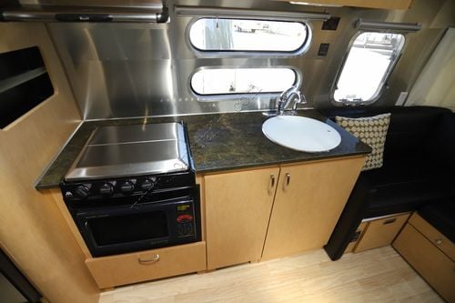 2015 Airstream Flying Cloud 28RB