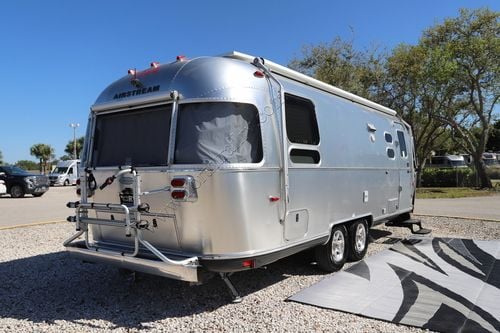 2015 Airstream Flying Cloud 25RB