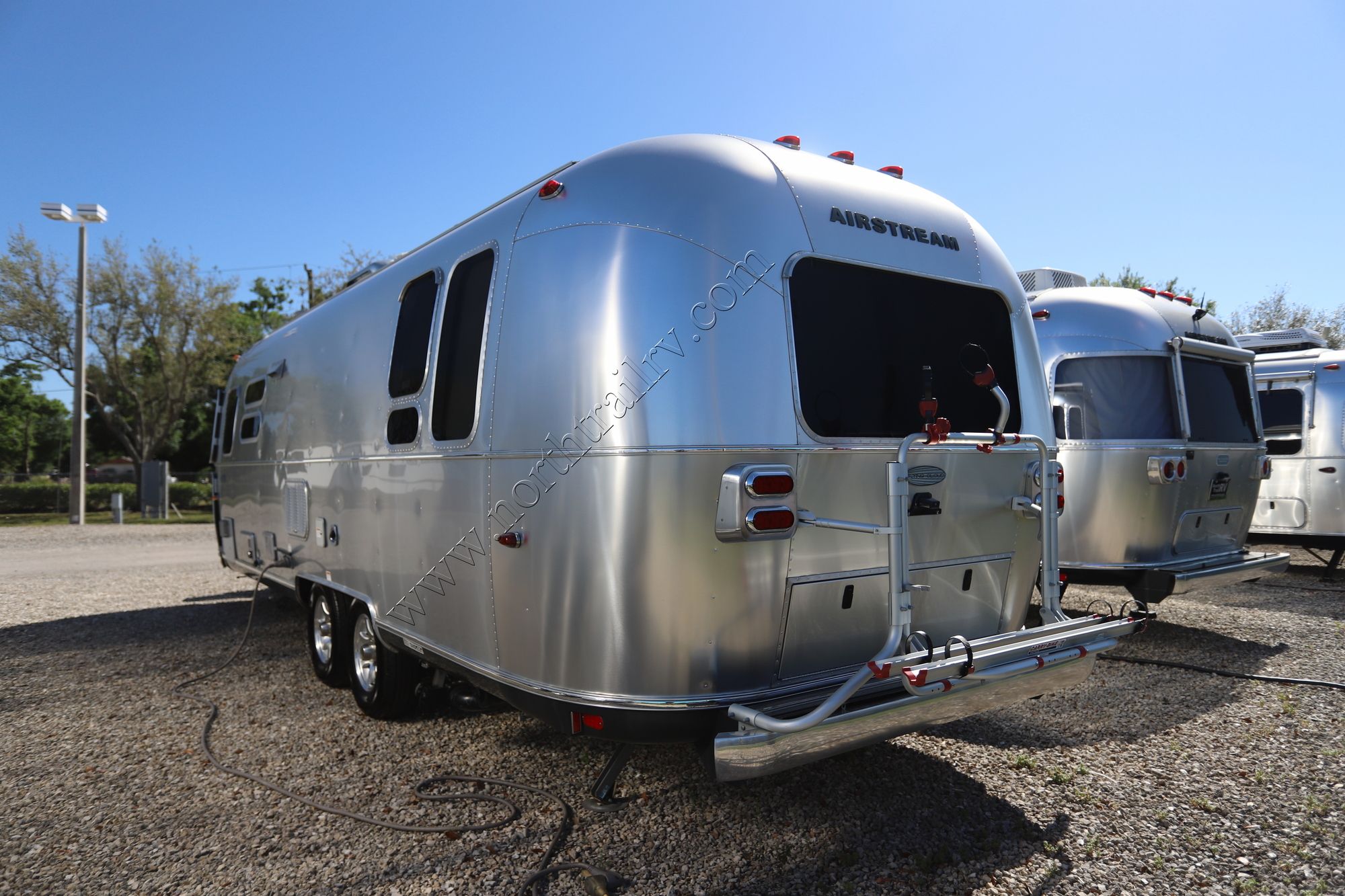 Used 2015 Airstream Flying Cloud 28RB Travel Trailer  For Sale