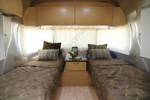 2015 Airstream Flying Cloud 25RB