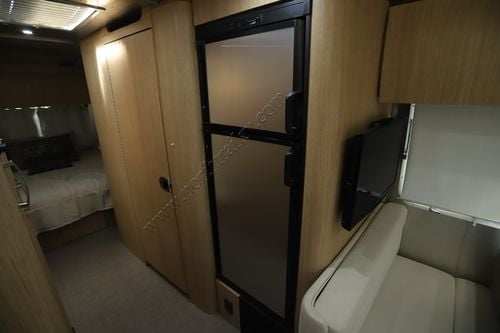 2017 Airstream Flying Cloud 30