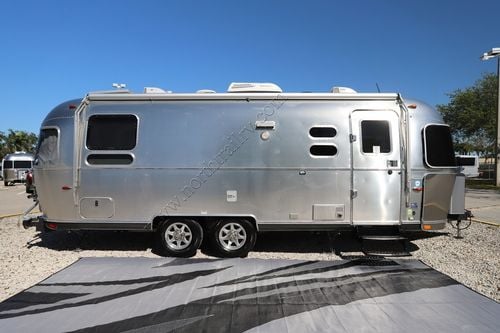 2015 Airstream Flying Cloud 25RB