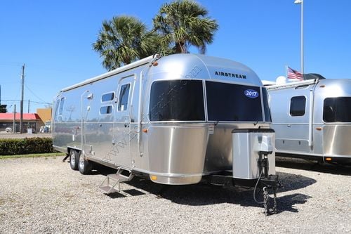 2017 Airstream Flying Cloud 30