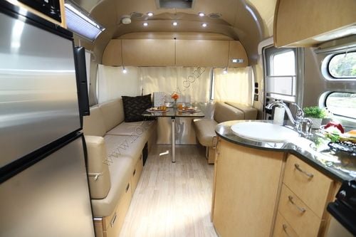 2015 Airstream Flying Cloud 25RB