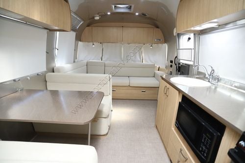 2017 Airstream Flying Cloud 30